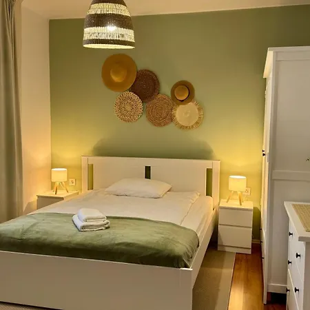 Center, Free Parking - Rest & Nest Boho Apartment