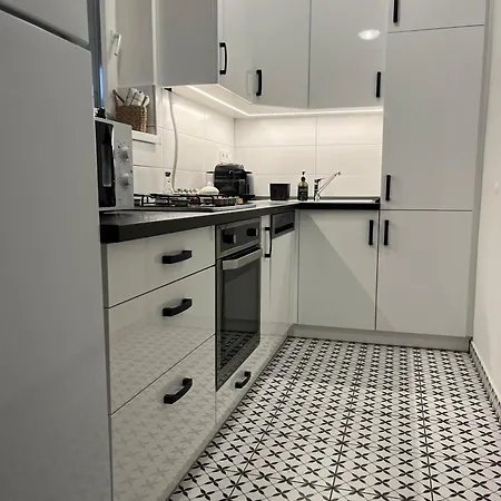 Center & Free Parking