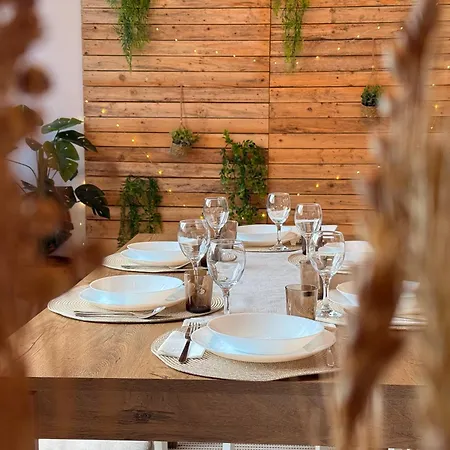 Center, Free Parking - Rest & Nest Boho